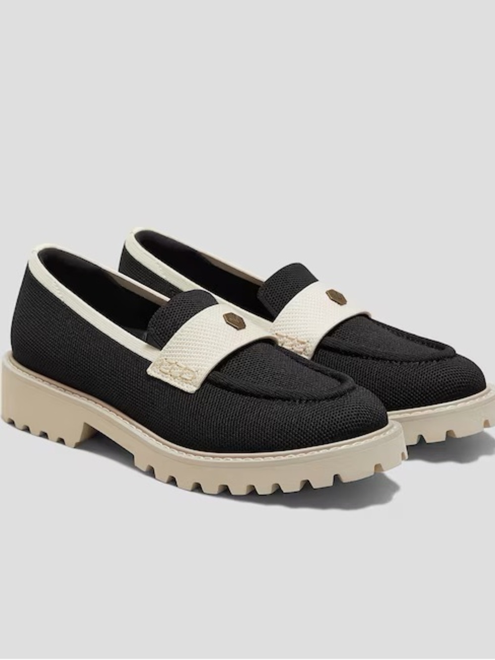 VIVAIA Chunky Heel Penny Loafer – Francesca
Women's Loafers with Textured Band